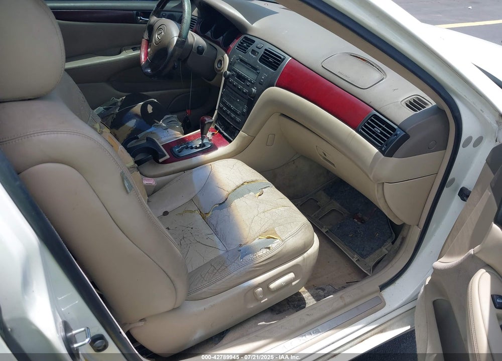 2004 LEXUS ES 330 VIN: JTHBA30GX45038511