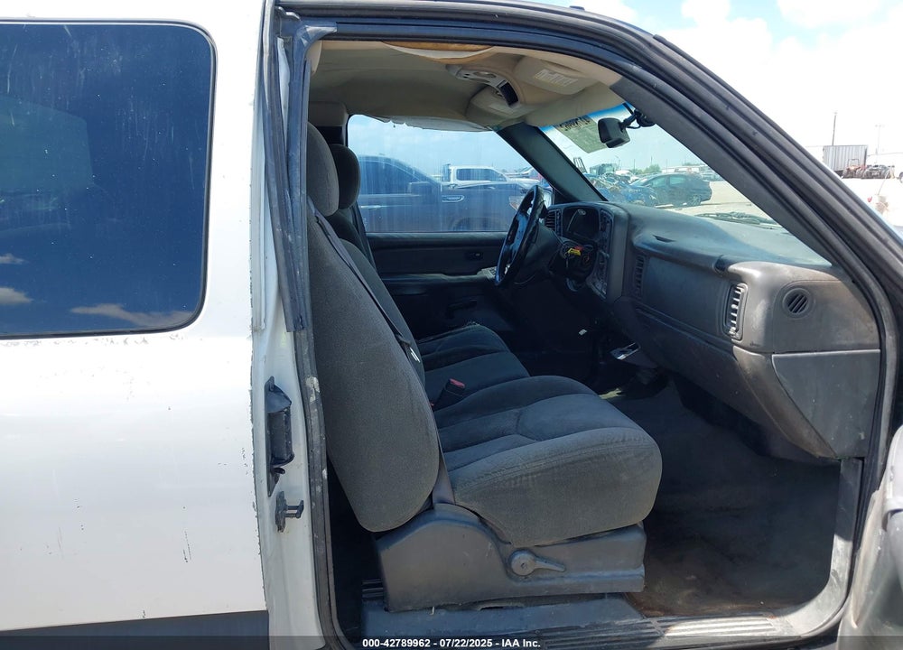 2003 CHEVROLET SILVERADO 1500 LS VIN: 1GCEK19T03E232561