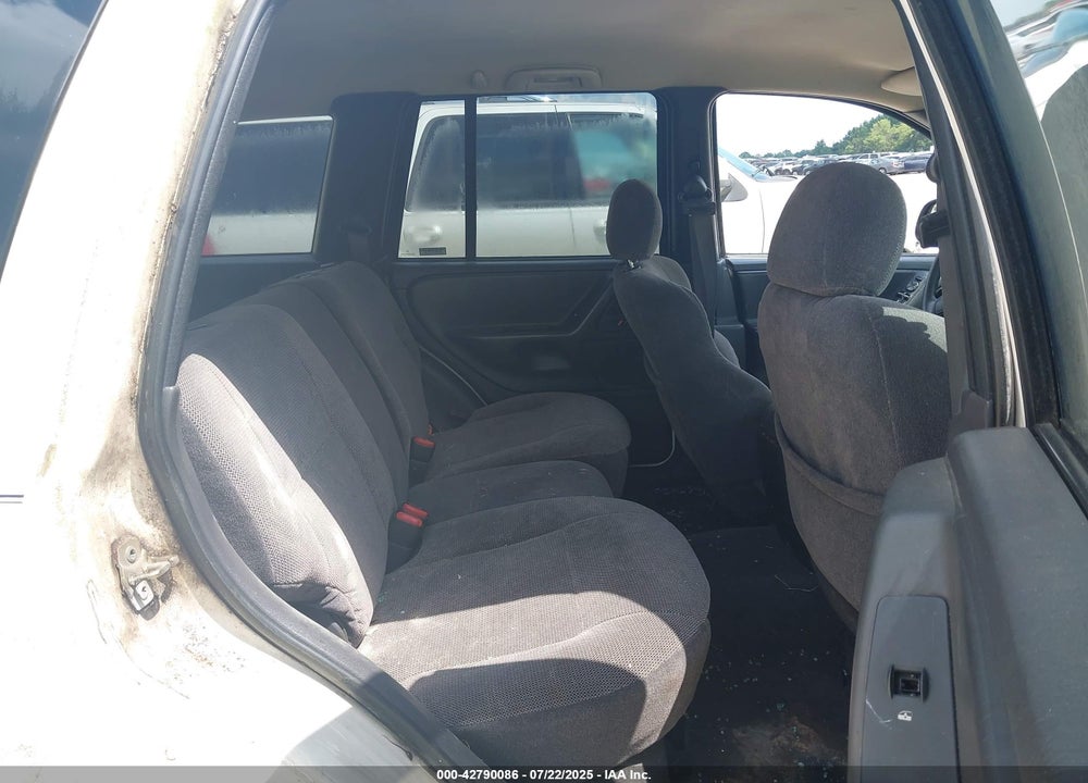 2001 JEEP GRAND CHEROKEE VIN: 1J4GW48S81C520385