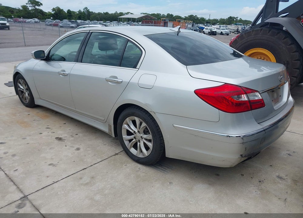 2013 HYUNDAI GENESIS VIN: KMHGC4DD0DU223899
