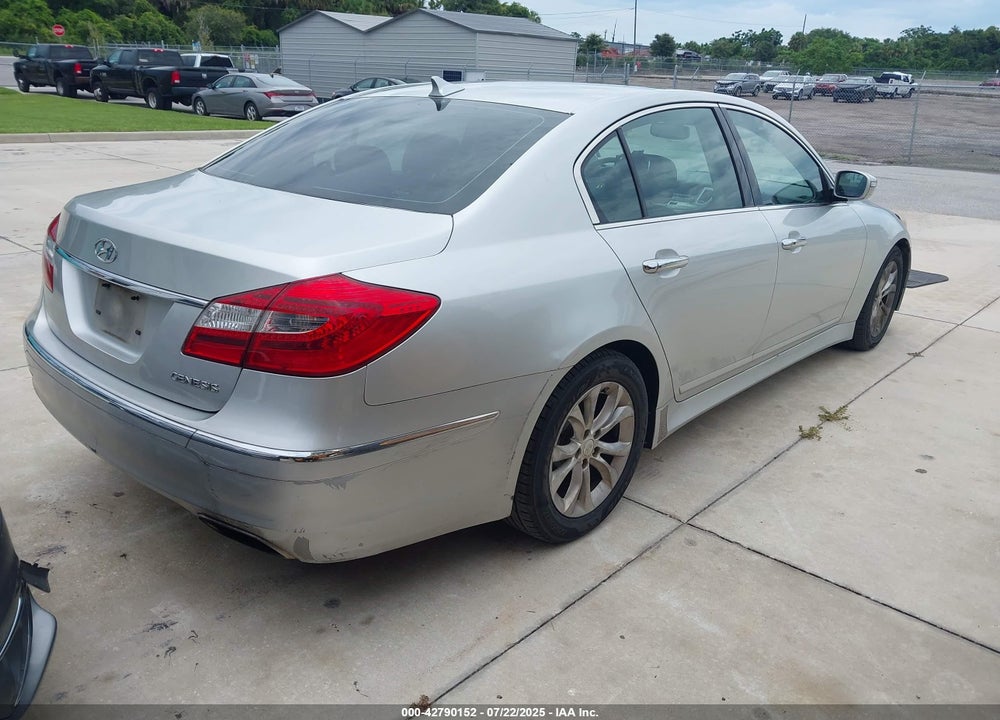 2013 HYUNDAI GENESIS VIN: KMHGC4DD0DU223899