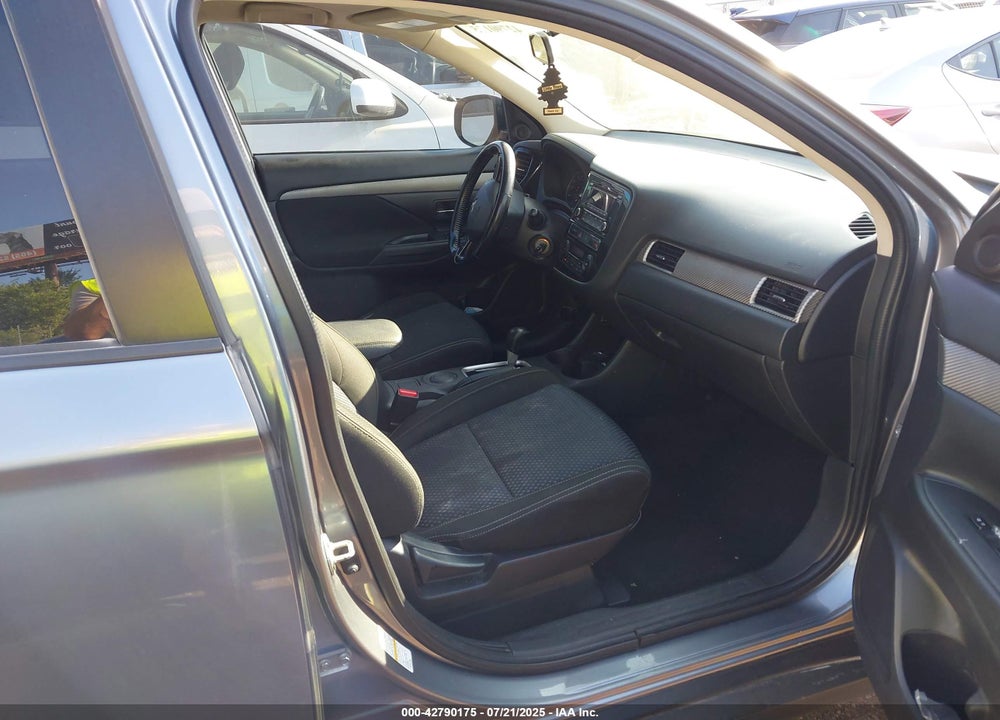 2016 MITSUBISHI OUTLANDER VIN: JA4AD2A31GZ033506