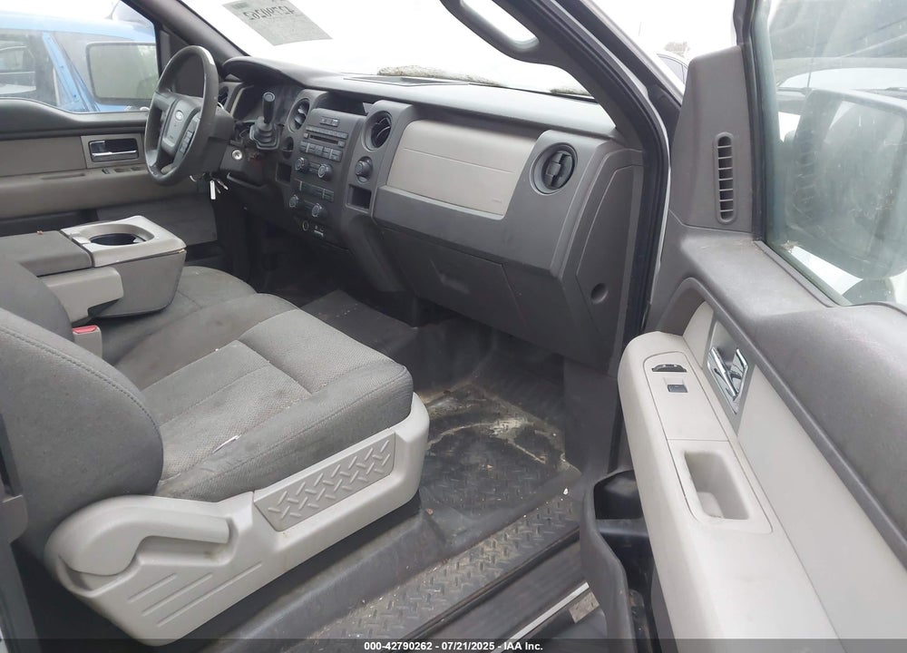 2009 FORD F-150 STX VIN: 1FTRX12W19FB48565