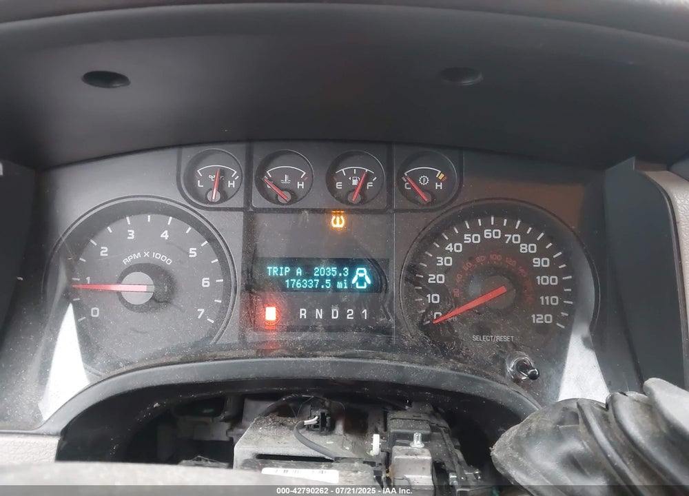 2009 FORD F-150 STX VIN: 1FTRX12W19FB48565