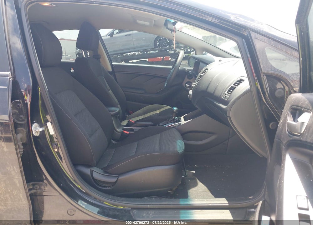 2017 KIA FORTE VIN: 3KPFK4A78HE077998