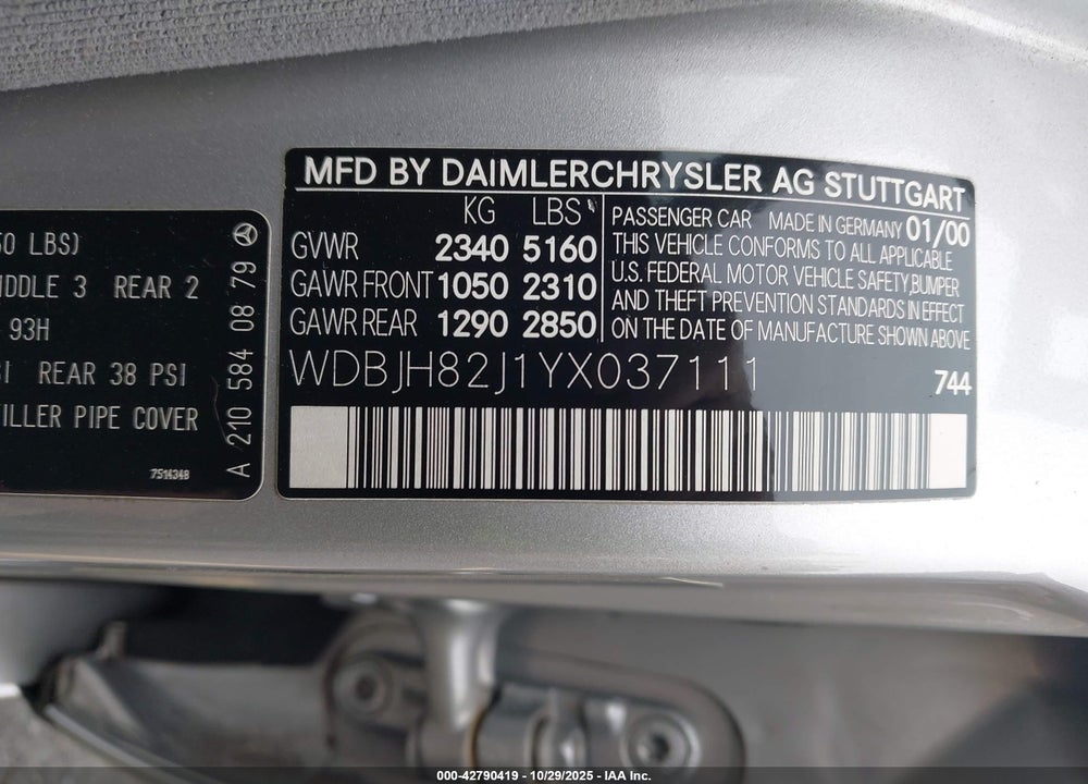 2000 MERCEDES-BENZ E 320 4M VIN: WDBJH82J1YX037111