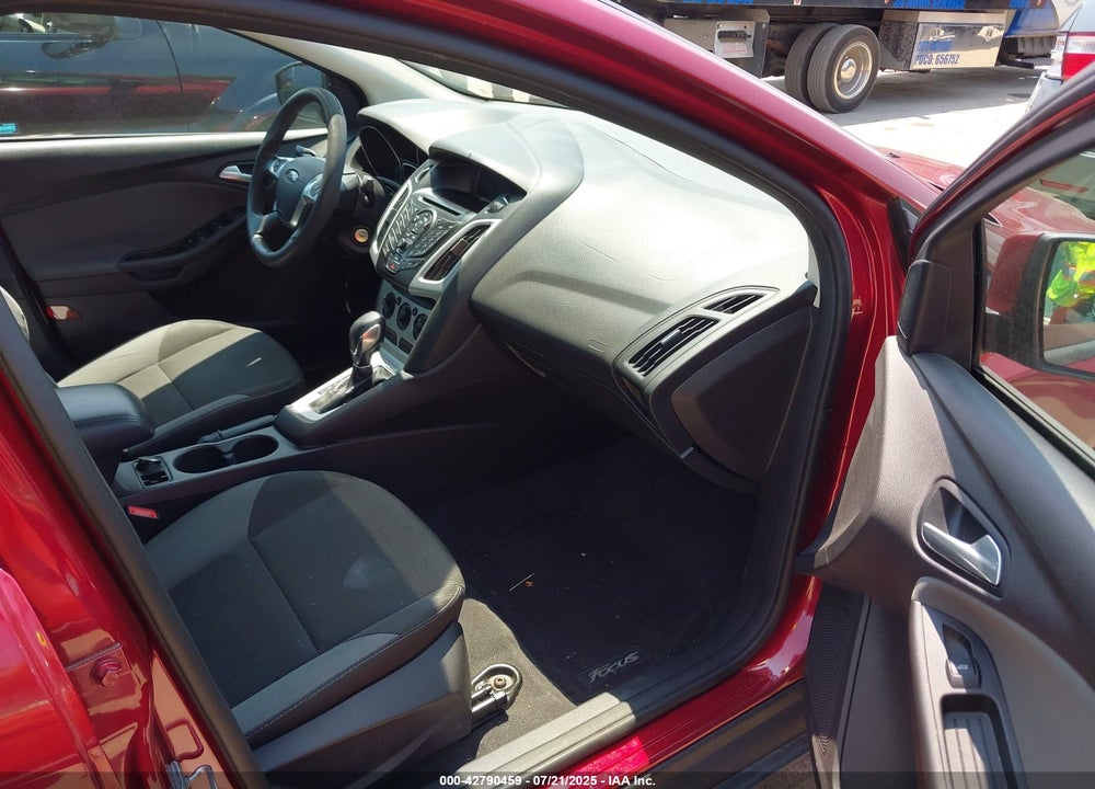 2014 FORD FOCUS VIN: 1FADP3F26EL106536