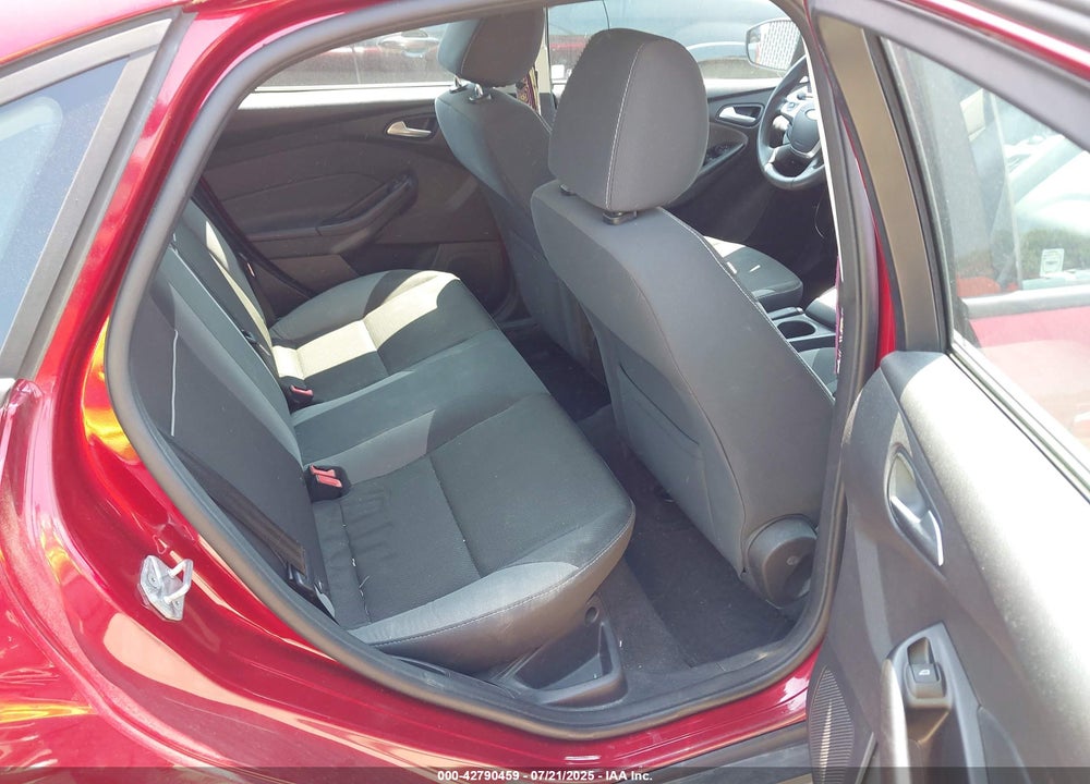 2014 FORD FOCUS VIN: 1FADP3F26EL106536