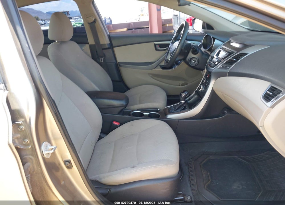 2014 HYUNDAI ELANTRA VIN: 5NPDH4AE0EH528398