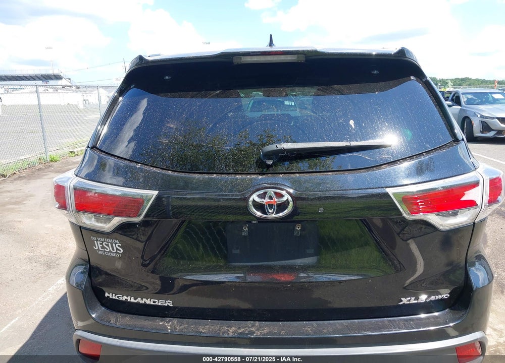 2015 TOYOTA HIGHLANDER XLE V6 VIN: 5TDJKRFH3FS144471