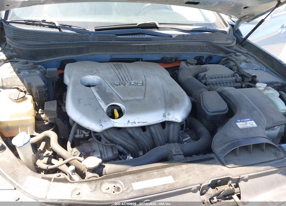 2013 HYUNDAI SONATA HYBRID VIN: KMHEC4A43DA075180