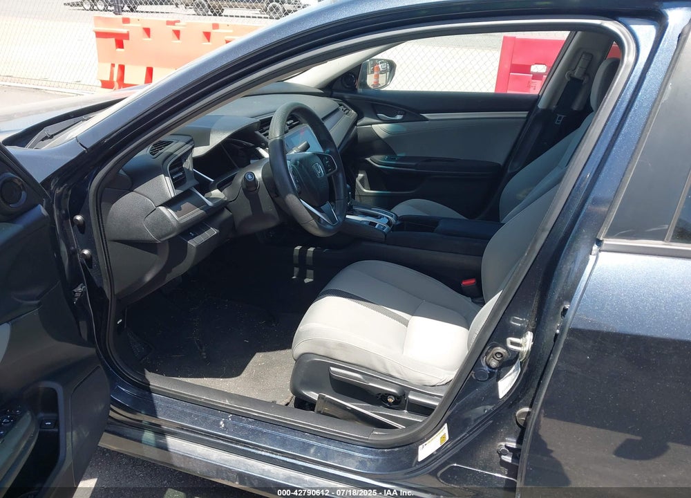 2018 HONDA CIVIC VIN: 19XFC2F78JE007465