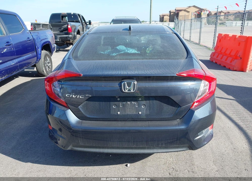 2018 HONDA CIVIC VIN: 19XFC2F78JE007465