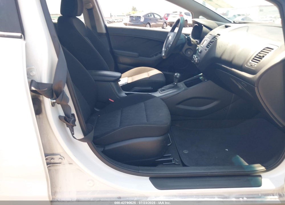 2016 KIA FORTE VIN: KNAFK4A64G5620231