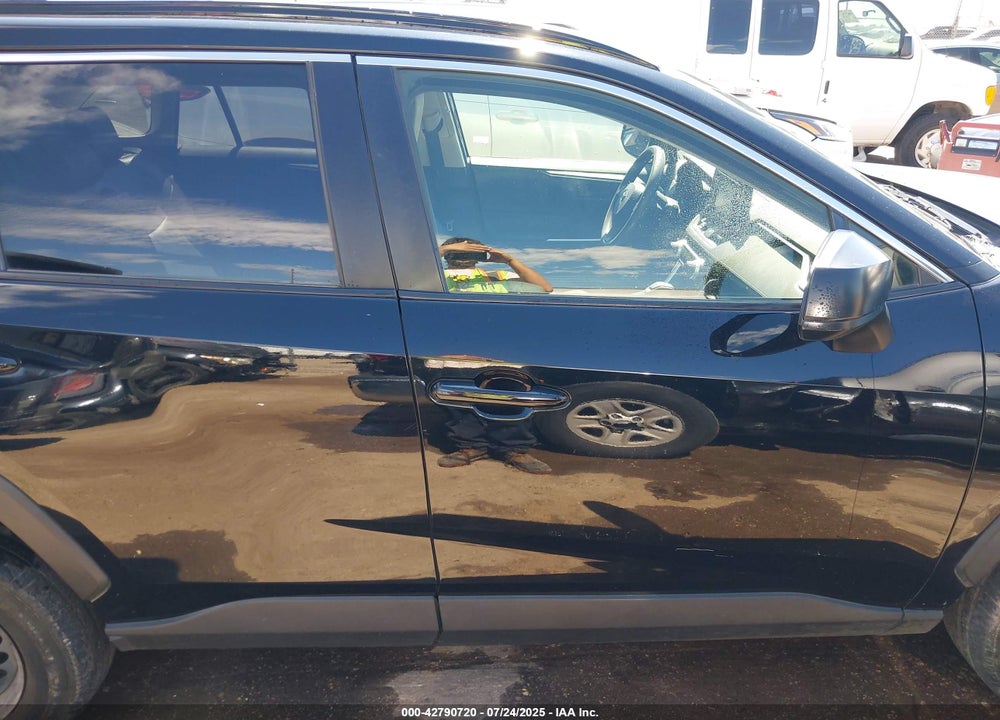 2019 TOYOTA RAV4 VIN: JTMH1RFV2KD509638