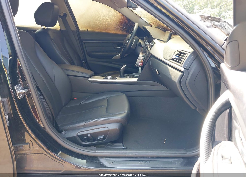 2014 BMW 3 SERIES VIN: WBA3K5C58EKT33177