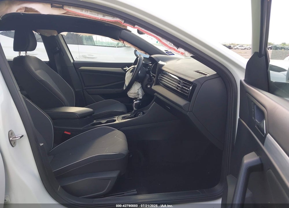 2025 VOLKSWAGEN JETTA VIN: 3VWBX7BU2SM040803