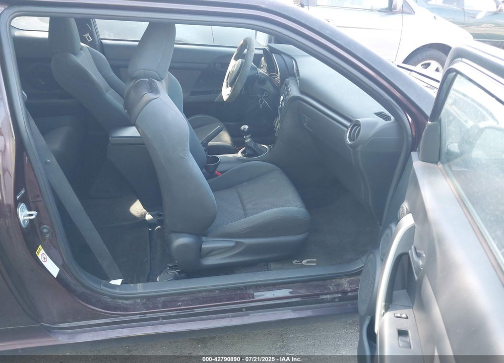 2011 SCION TC VIN: JTKJF5C75B3015113
