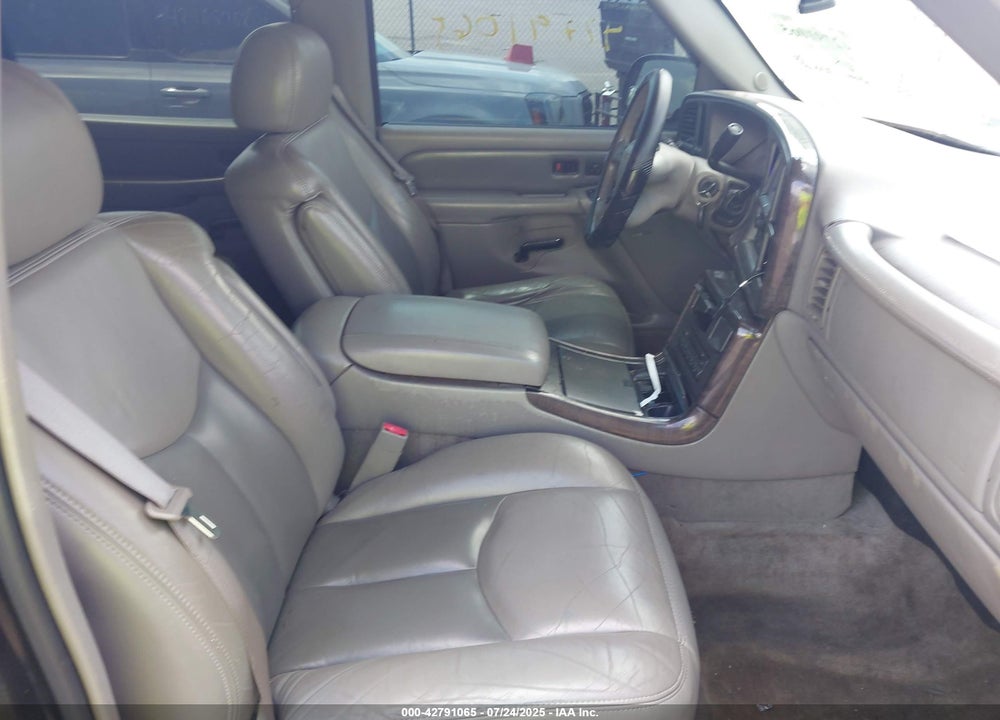 2004 GMC YUKON XL 1500 DENALI VIN: 1GKFK66U34J313341