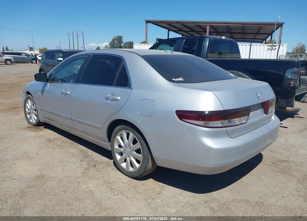 2004 HONDA ACCORD 2.4 EX VIN: 1HGCM56844A000581
