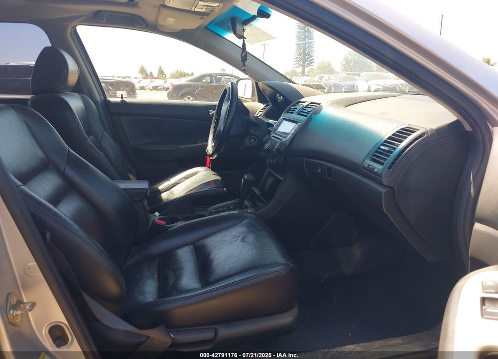 2004 HONDA ACCORD 2.4 EX VIN: 1HGCM56844A000581