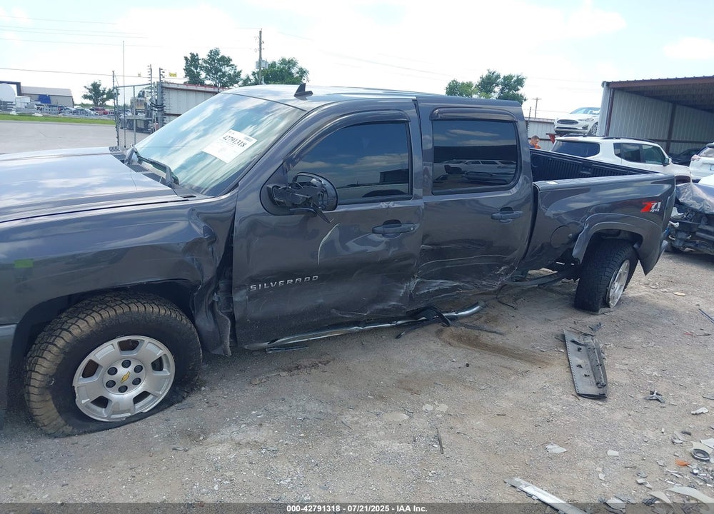 2011 CHEVROLET SILVERADO 1500 VIN: 3GCPKSE32BG147829