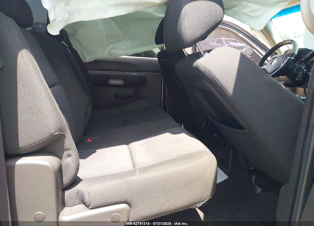 2011 CHEVROLET SILVERADO 1500 VIN: 3GCPKSE32BG147829