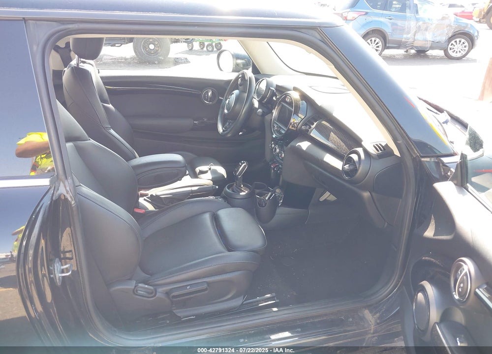 2020 MINI HARDTOP VIN: WMWXR5C06L2L98284