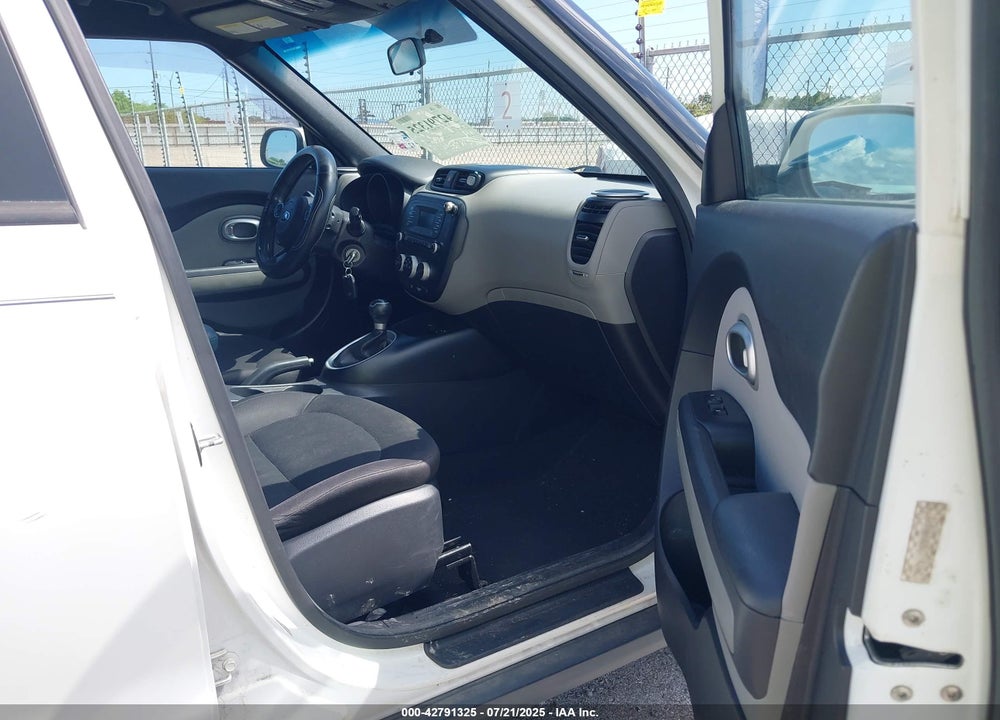 2015 KIA SOUL VIN: KNDJN2A26F7142922