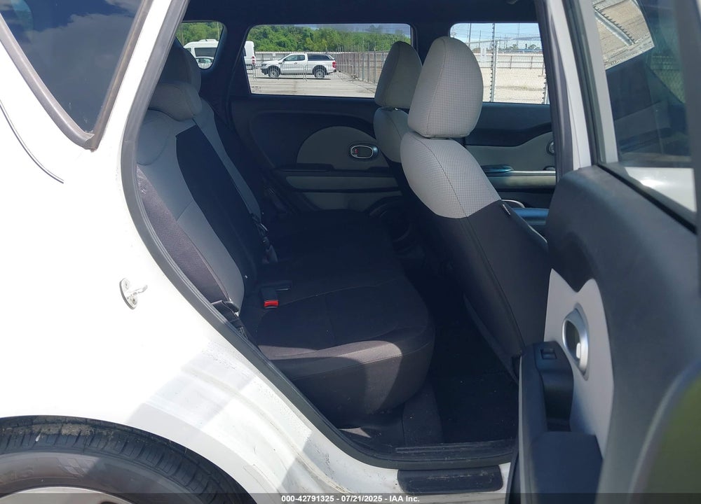 2015 KIA SOUL VIN: KNDJN2A26F7142922