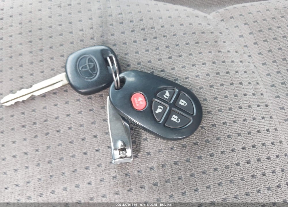 2008 TOYOTA SIENNA LE VIN: 5TDZK23C38S116322