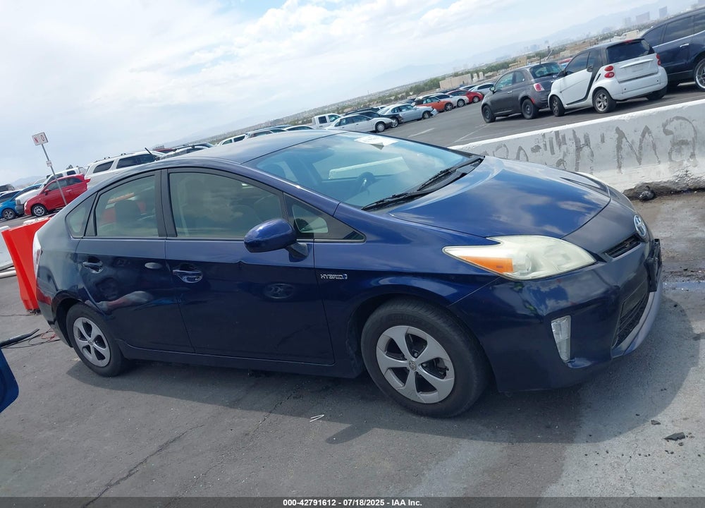 2014 TOYOTA PRIUS VIN: JTDKN3DU2E1743561