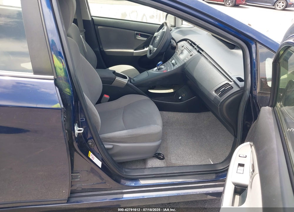 2014 TOYOTA PRIUS VIN: JTDKN3DU2E1743561