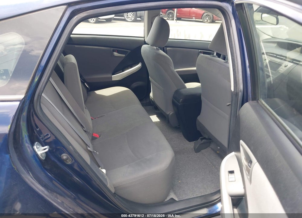 2014 TOYOTA PRIUS VIN: JTDKN3DU2E1743561