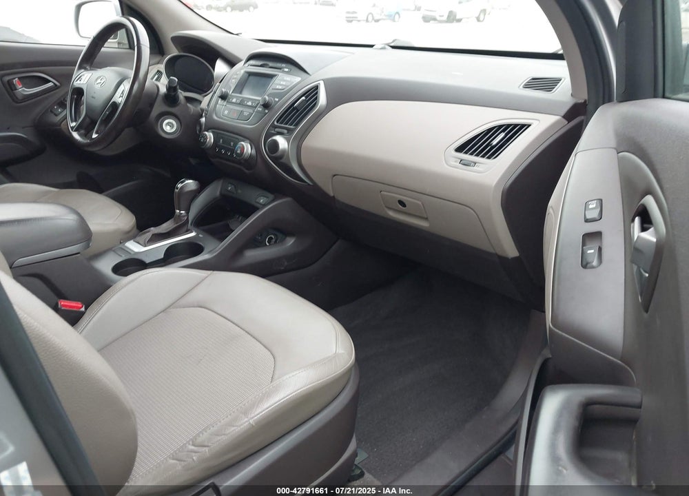2014 HYUNDAI TUCSON VIN: KM8JU3AG5EU797427