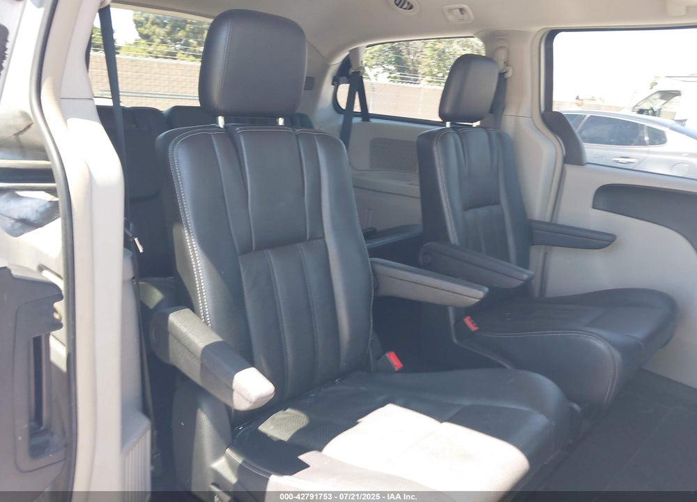 2012 CHRYSLER TOWN & COUNTRY VIN: 2C4RC1BG4CR306207