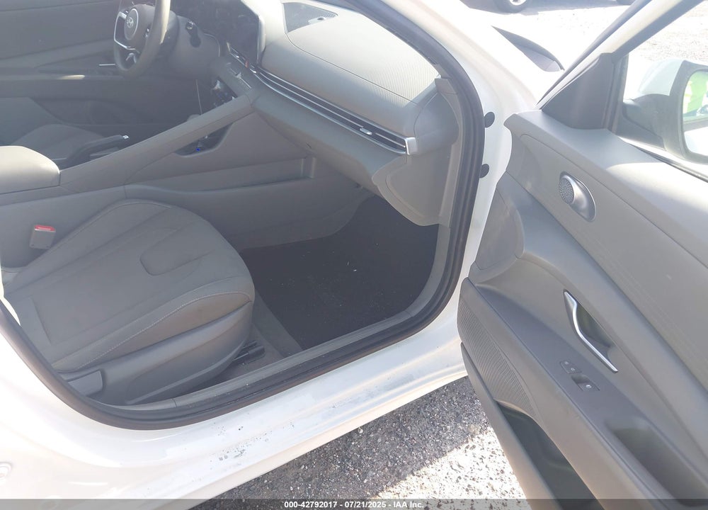 2024 HYUNDAI ELANTRA VIN: KMHLM4DG3RU750915