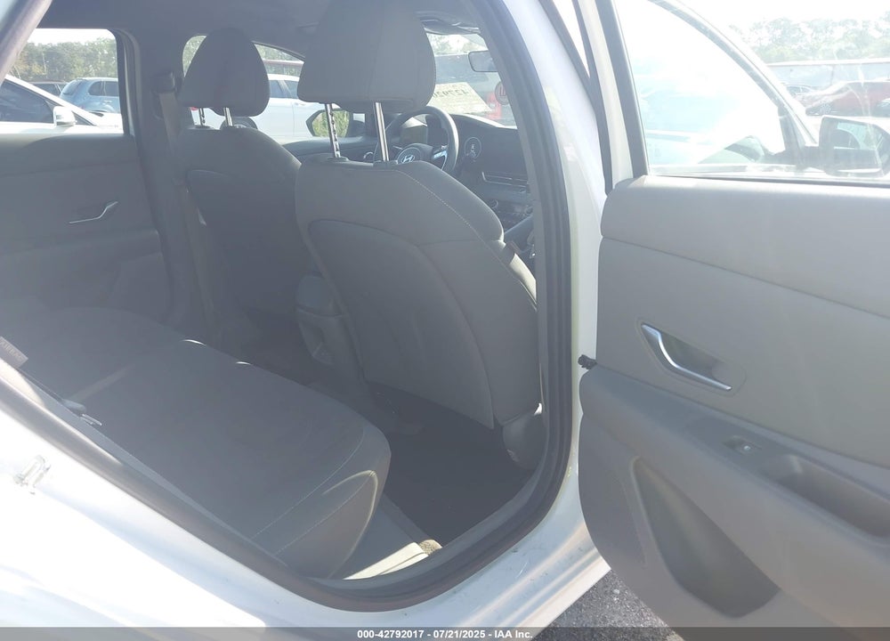 2024 HYUNDAI ELANTRA VIN: KMHLM4DG3RU750915