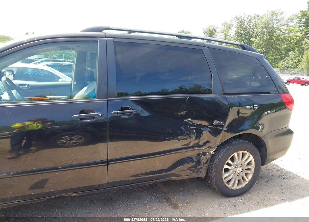 2010 TOYOTA SIENNA XLE VIN: 5TDDK4CC5AS034121