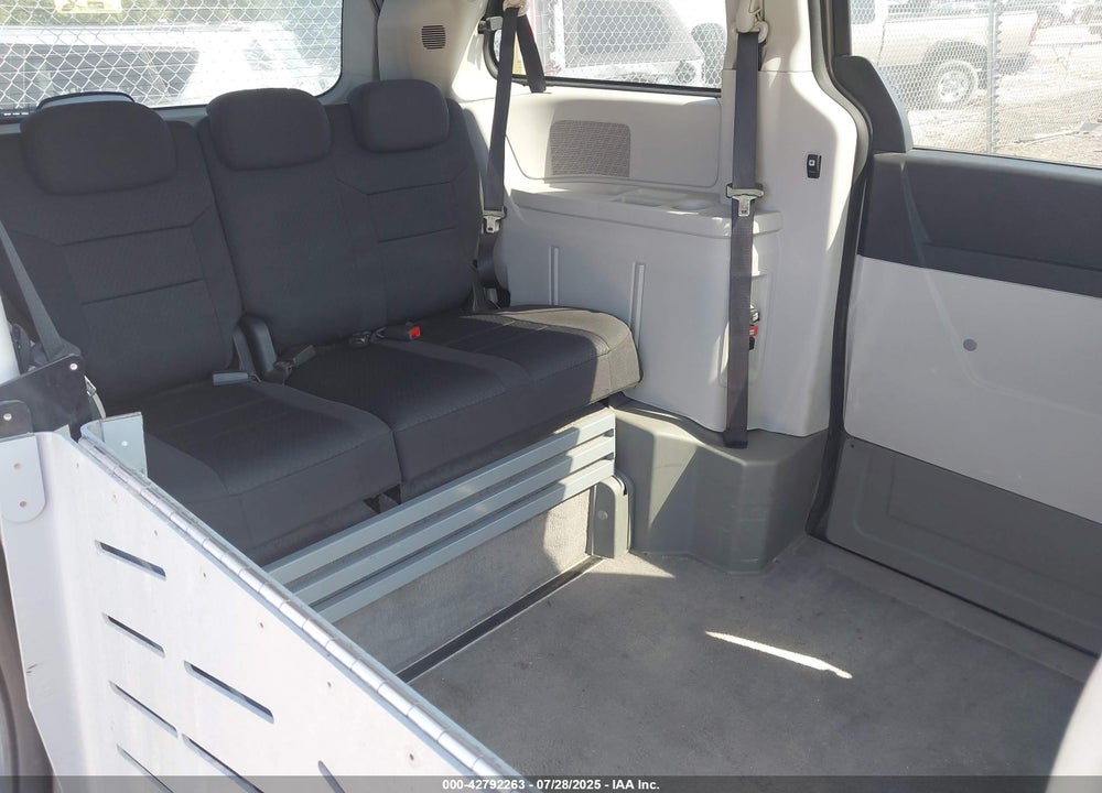 2010 DODGE GRAND CARAVAN VIN: 2D4RN5D1XAR402790