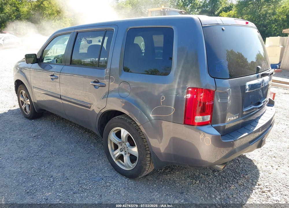 2015 HONDA PILOT VIN: 5FNYF4H50FB032076