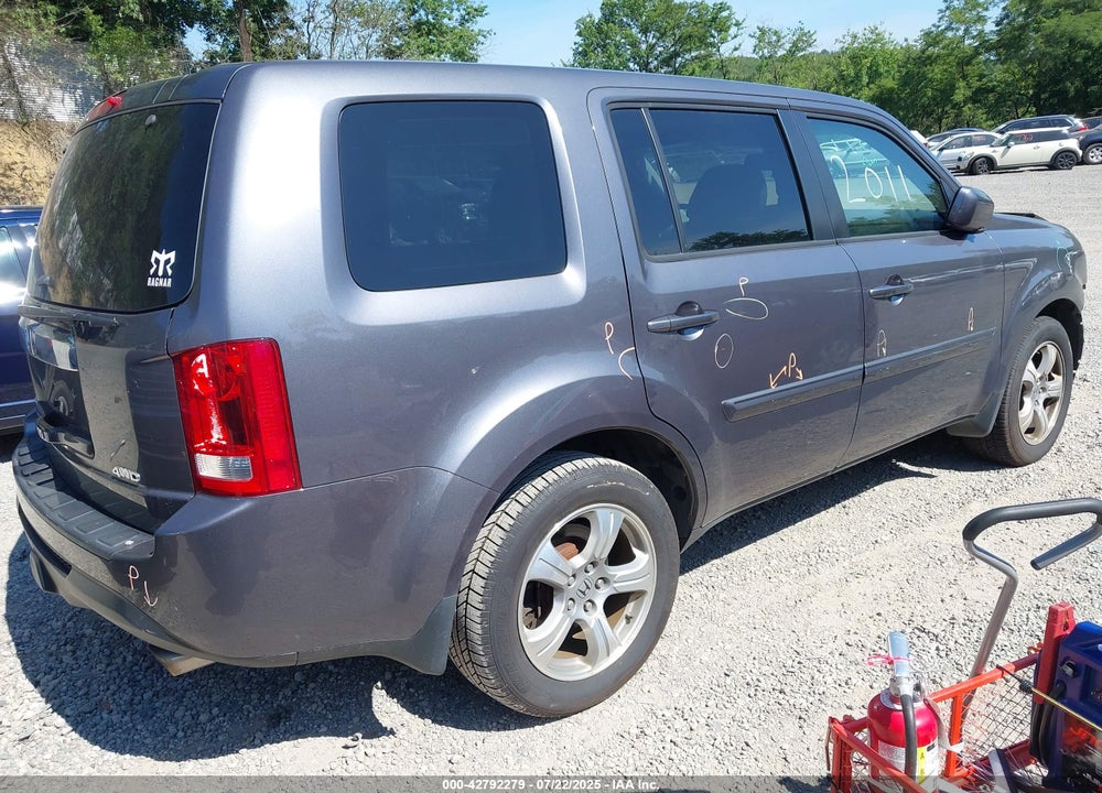 2015 HONDA PILOT VIN: 5FNYF4H50FB032076