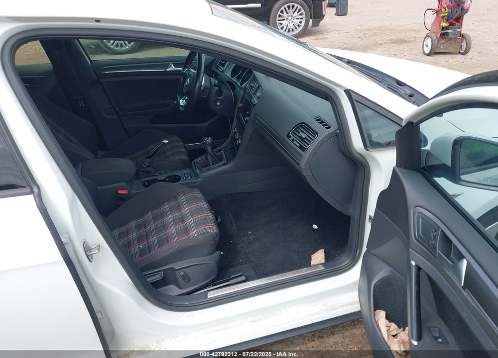 2018 VOLKSWAGEN GOLF VIN: 3VW547AU7JM253767
