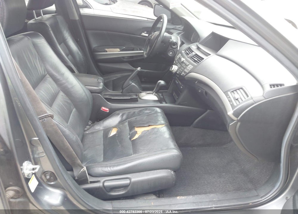 2008 HONDA ACCORD 2.4 EX-L VIN: 1HGCP268X8A005764