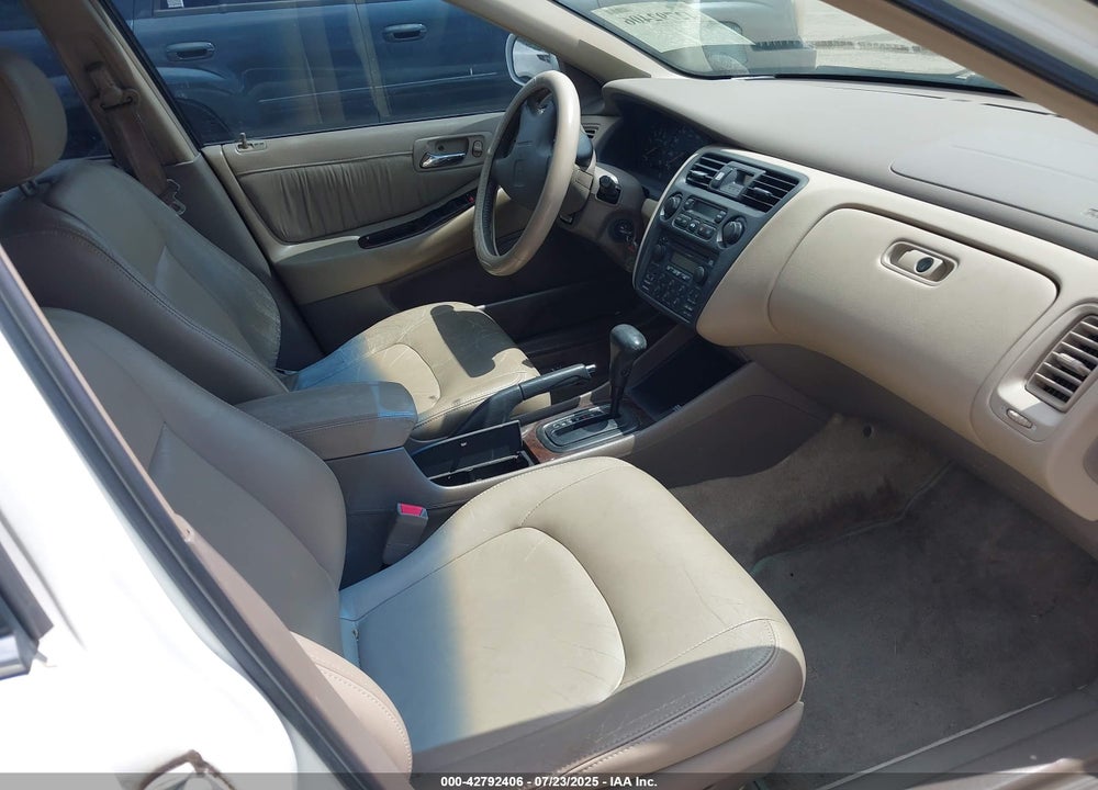 1998 HONDA ACCORD EX V6 VIN: 1HGCG1650WA042304