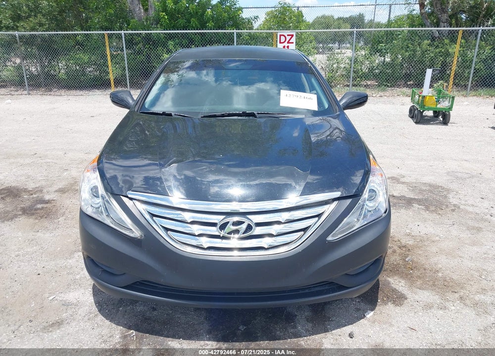 2013 HYUNDAI SONATA VIN: 5NPEB4AC8DH517569