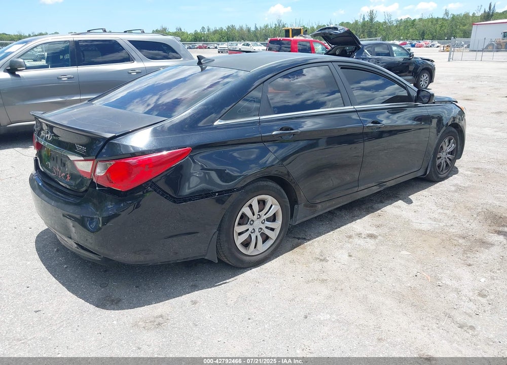 2013 HYUNDAI SONATA VIN: 5NPEB4AC8DH517569