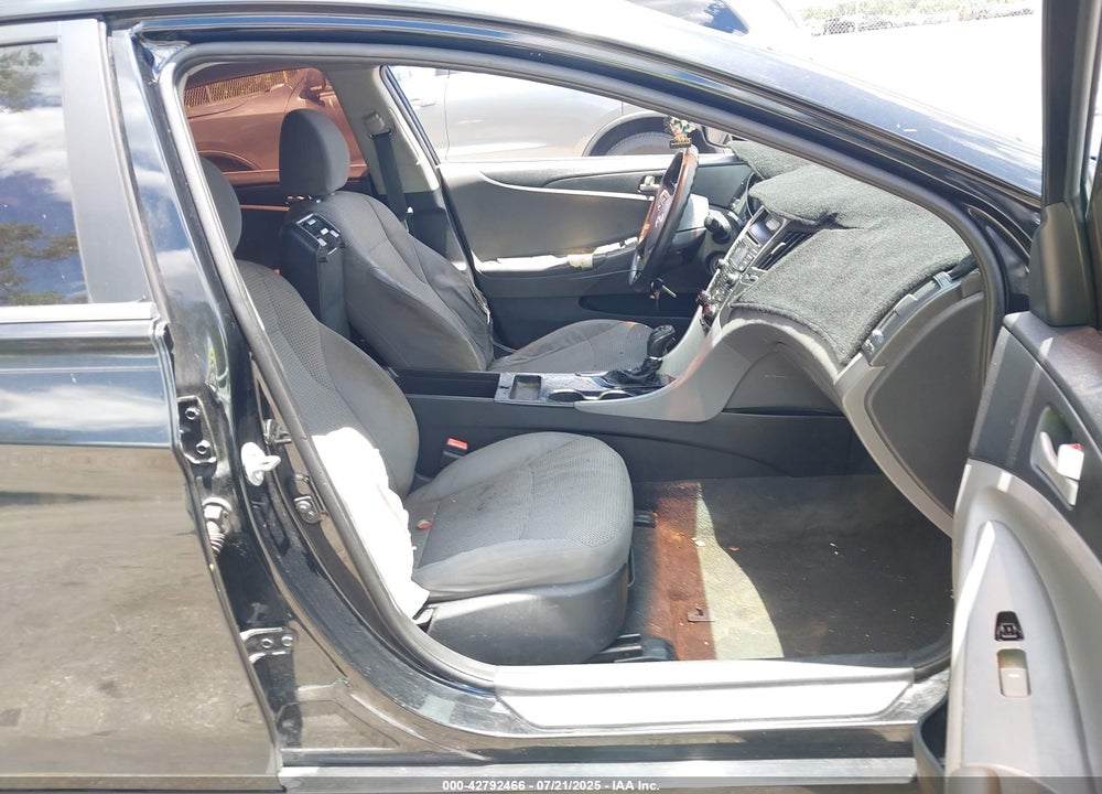 2013 HYUNDAI SONATA VIN: 5NPEB4AC8DH517569
