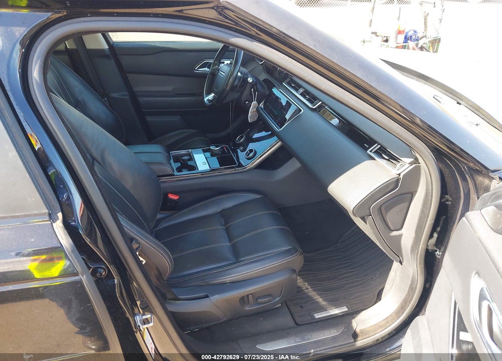 2018 LAND ROVER RANGE ROVER VELAR VIN: SALYB2RV1JA733346