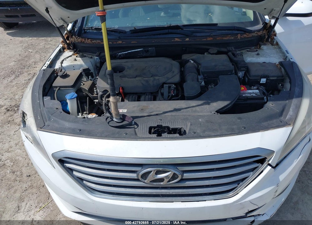 2015 HYUNDAI SONATA VIN: 5NPE24AF9FH245370